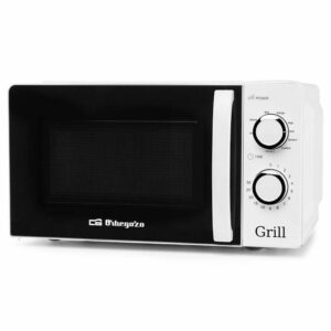 El microondas Orbegozo MIG 2130 con grill ofrece todo lo necesario para disfrutar de la cocina de forma rápida y eficaz. Este modelo acabado en color blanco.