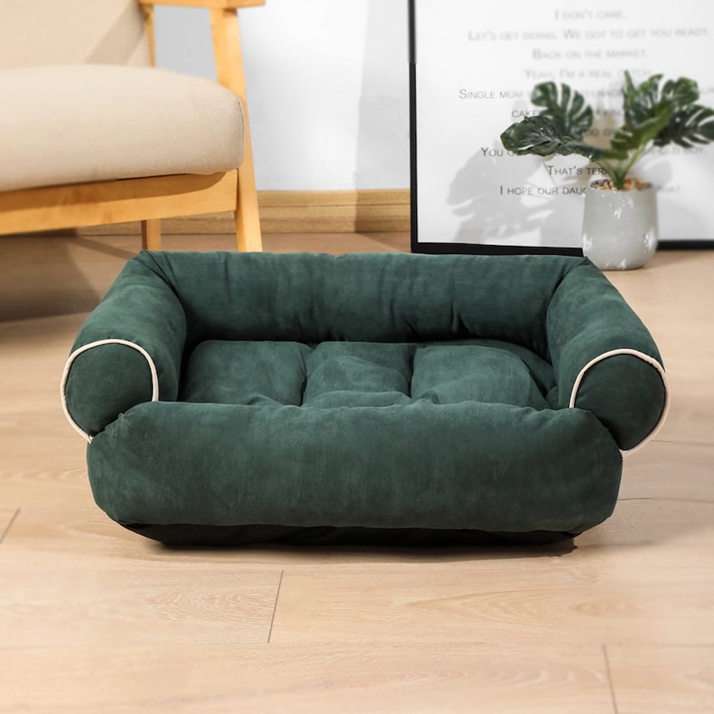 Cama sofá perro diseñada para el bienestar de tu mascota. Superficie suave, mullida, agradable al tacto y disponible en una amplia gama de colores y tamaños.