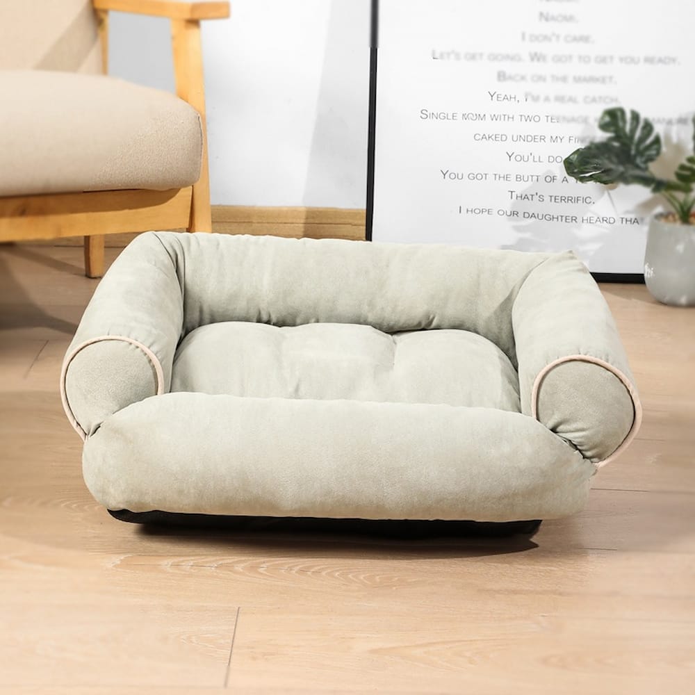 Cama sofá perro diseñada para el bienestar de tu mascota. Superficie suave, mullida, agradable al tacto y disponible en una amplia gama de colores y tamaños.